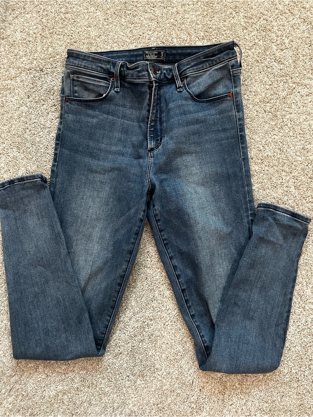 Abercrombie & Fitch Women’s Skinny Jeans in Dark Indigo